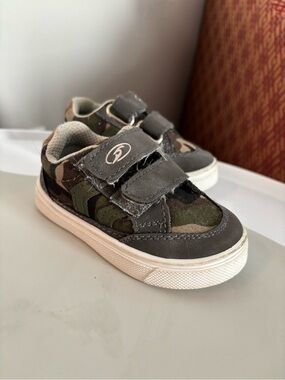 Dr. Scholl’s Kids Camo Velcro Sneakers - Gray/Green